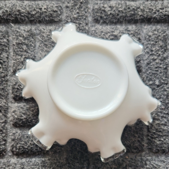 White Ruffled Glass Bowl - Picture 5 of 7